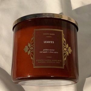 WHITE BARN 14.5 oz. GOLDEN NECTAR,RED APPLE,CLOVE SPICE SCENTED CANDLE 3 WICKS